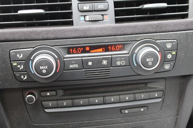 BMW 3-SERIE 325I 218pk High Executive automaat leer/ECC/navi/schuifdak handelsprijs, Autobedrijf Roetert, Loenen