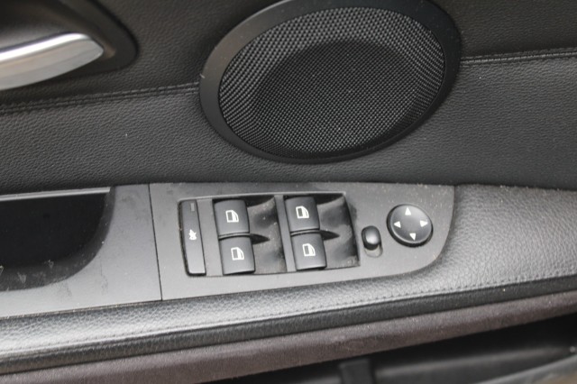 BMW 3-SERIE 325I 218pk High Executive automaat leer/ECC/navi/schuifdak handelsprijs, Autobedrijf Roetert, Loenen