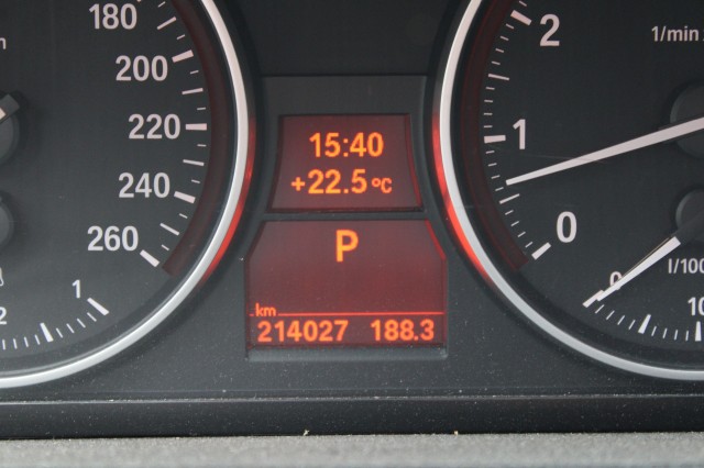 BMW 3-SERIE 325I 218pk High Executive automaat leer/ECC/navi/schuifdak handelsprijs, Autobedrijf Roetert, Loenen