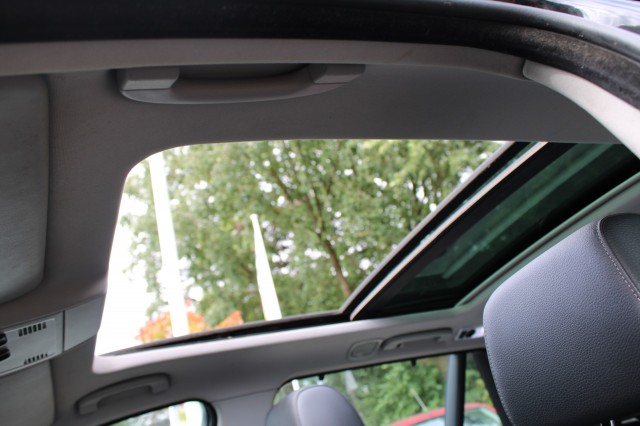 BMW 3-SERIE 325I 218pk High Executive automaat leer/ECC/navi/schuifdak handelsprijs, Autobedrijf Roetert, Loenen
