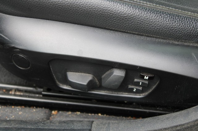 BMW 3-SERIE 325I 218pk High Executive automaat leer/ECC/navi/schuifdak handelsprijs, Autobedrijf Roetert, Loenen
