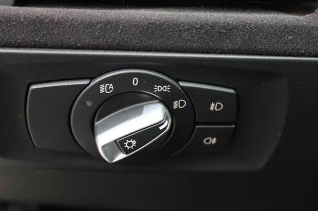 BMW 3-SERIE 325I 218pk High Executive automaat leer/ECC/navi/schuifdak handelsprijs, Autobedrijf Roetert, Loenen