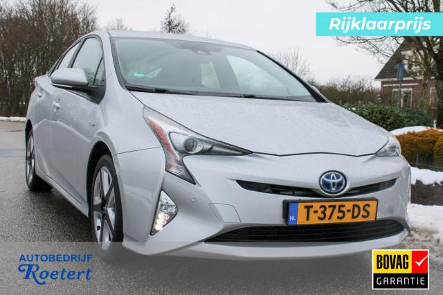 TOYOTA PRIUS 1.8 122pk Dynamic Hybride ECC/HUD/cruise/navi/PDC/parkeerass., Autobedrijf Roetert, Loenen
