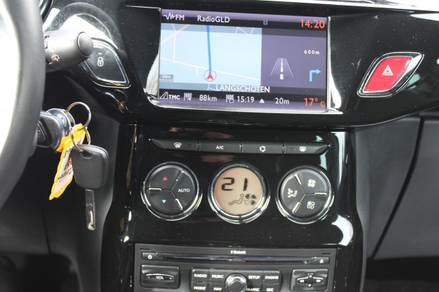 CITROEN DS3 1.6 E-HDI 92pk So Chic ECC/cruise/navi/PDC/trekhaak 1e eigenaar, Autobedrijf Roetert, Loenen