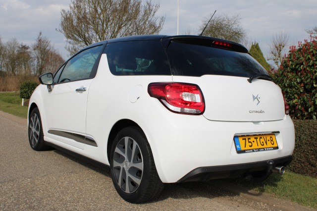 CITROEN DS3 1.6 E-HDI 92pk So Chic ECC/cruise/navi/PDC/trekhaak 1e eigenaar, Autobedrijf Roetert, Loenen