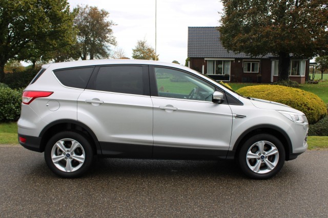 FORD KUGA 1.5 150pk Trend Ultimate ECC/Cruise/Navi/PDC/Trekhaak/Stoelverw, Autobedrijf Roetert, Loenen