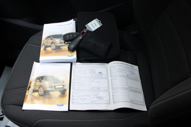 FORD KUGA 1.5 150pk Trend Ultimate ECC/Cruise/Navi/PDC/Trekhaak/Stoelverw, Autobedrijf Roetert, Loenen