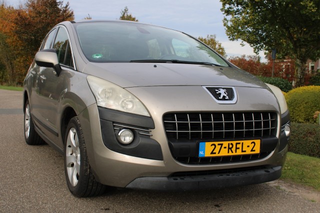 PEUGEOT 3008 1.6 HDIF 111pk ST ECC/cruise/navi/trekhaak/6-versn., Autobedrijf Roetert, Loenen