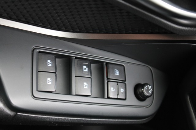 TOYOTA C-HR 1.8 122pk Hybrid Automaat Active ECC/Cruise/Navi/Camera, Autobedrijf Roetert, Loenen