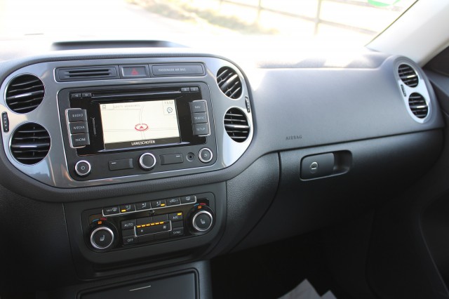 VOLKSWAGEN TIGUAN 1.4TSI 122pk Sport&Style ECC/cruise/navi/PDC/trekhaak, Autobedrijf Roetert, Loenen