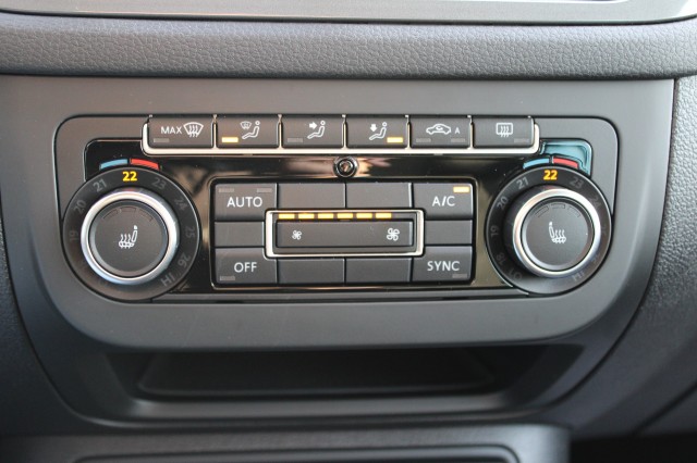 VOLKSWAGEN TIGUAN 1.4TSI 122pk Sport&Style ECC/cruise/navi/PDC/trekhaak, Autobedrijf Roetert, Loenen