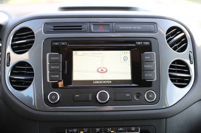 VOLKSWAGEN TIGUAN 1.4TSI 122pk Sport&Style ECC/cruise/navi/PDC/trekhaak, Autobedrijf Roetert, Loenen