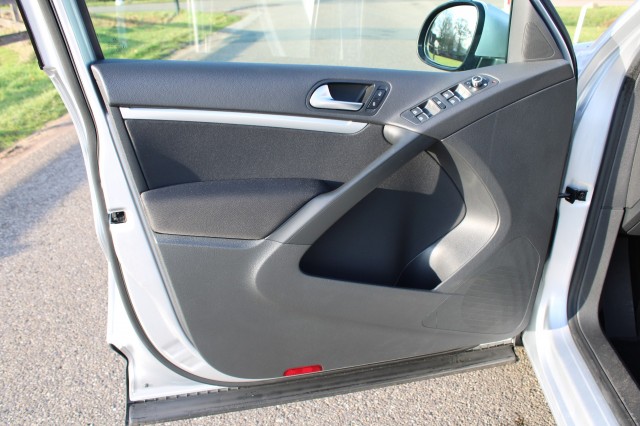 VOLKSWAGEN TIGUAN 1.4TSI 122pk Sport&Style ECC/cruise/navi/PDC/trekhaak, Autobedrijf Roetert, Loenen