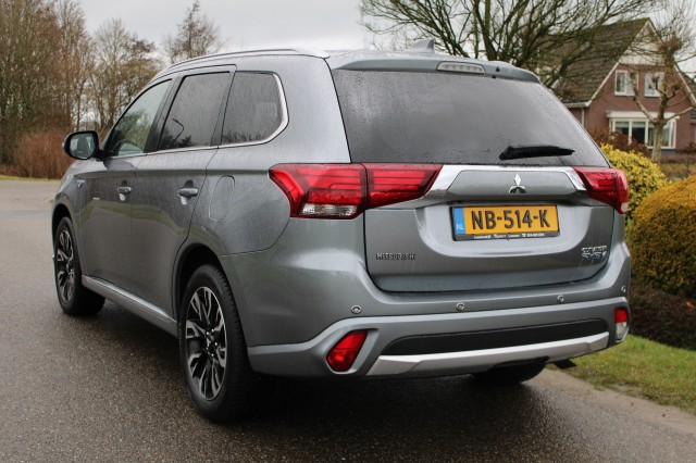 MITSUBISHI OUTLANDER 2.0 PHEV PRESTIGE, Autobedrijf Roetert, Loenen