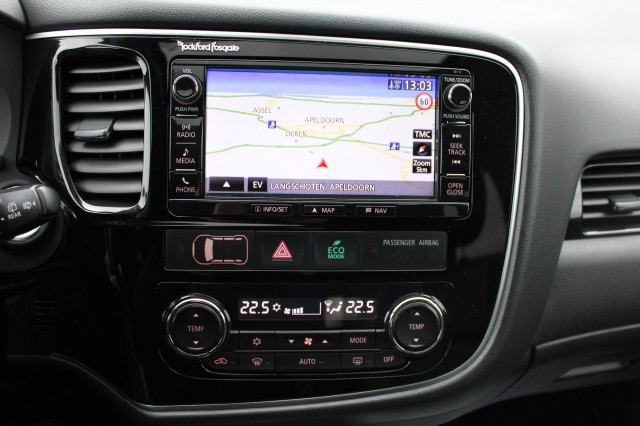 MITSUBISHI OUTLANDER 2.0 PHEV PRESTIGE, Autobedrijf Roetert, Loenen