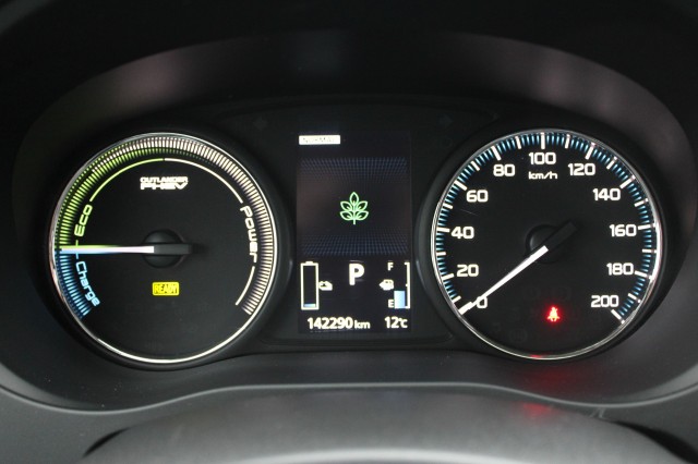 MITSUBISHI OUTLANDER 2.0 PHEV PRESTIGE, Autobedrijf Roetert, Loenen