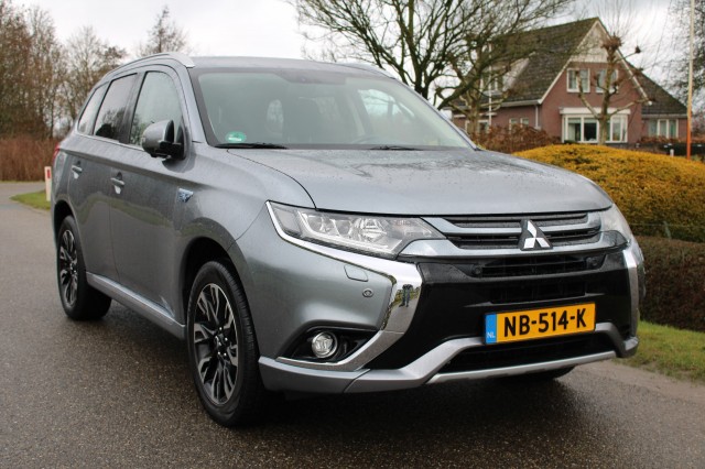 MITSUBISHI OUTLANDER 2.0 PHEV PRESTIGE, Autobedrijf Roetert, Loenen