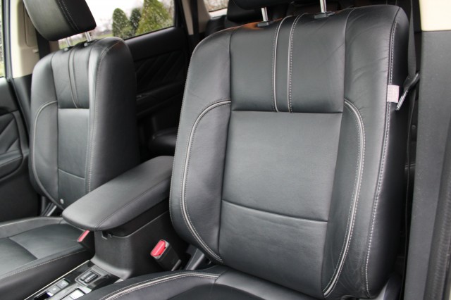 MITSUBISHI OUTLANDER 2.0 PHEV PRESTIGE, Autobedrijf Roetert, Loenen