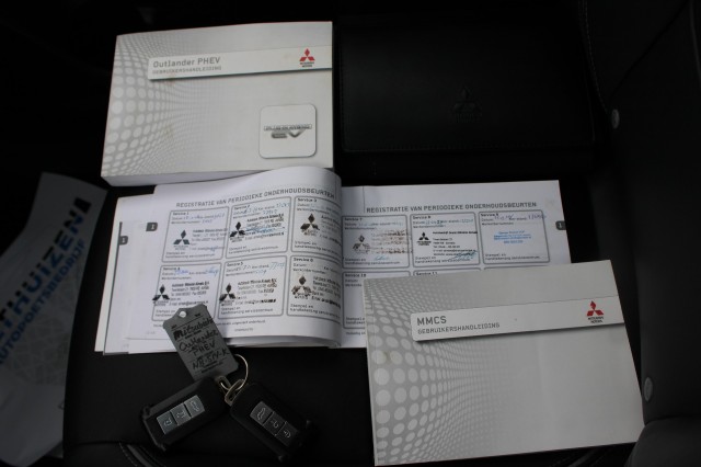 MITSUBISHI OUTLANDER 2.0 PHEV PRESTIGE, Autobedrijf Roetert, Loenen