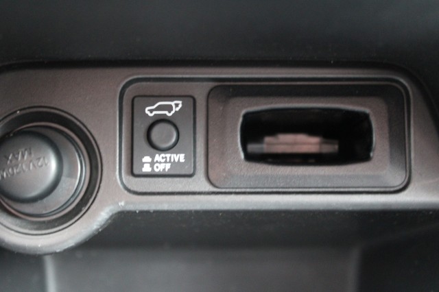 MITSUBISHI OUTLANDER 2.0PHEV 203pk Instyle automaat 4WD/leer/ECC/cruise/navi/schuifdak/standkachel/trekhaak, Autobedrijf Roetert