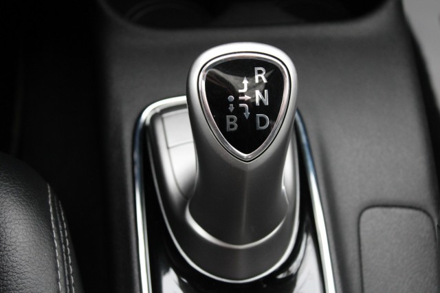 MITSUBISHI OUTLANDER 2.0PHEV 203pk Instyle automaat 4WD/leer/ECC/cruise/navi/schuifdak/standkachel/trekhaak, Autobedrijf Roetert