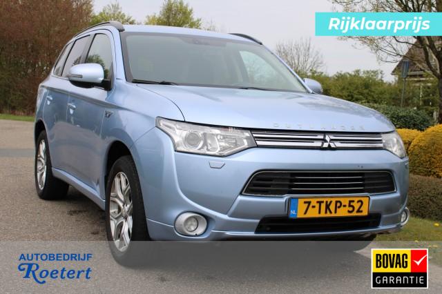 MITSUBISHI OUTLANDER 2.0PHEV 203pk Instyle automaat 4WD/leer/ECC/cruise/navi/schuifdak/standkachel/trekhaak, Autobedrijf Roetert