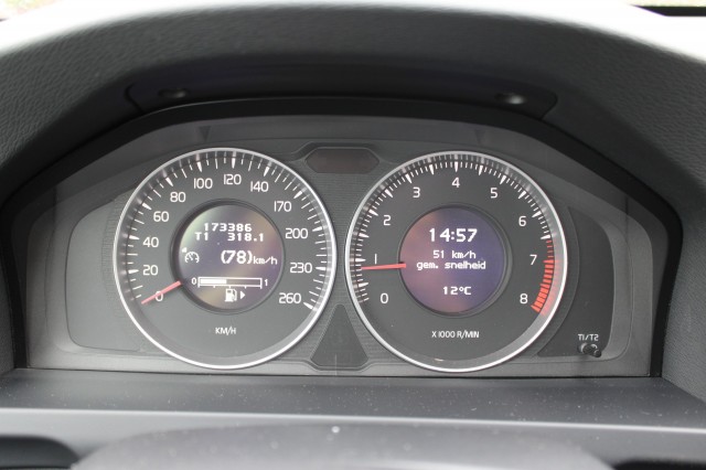 VOLVO V60 1.6 T3 150pk Kinetic ECC/cruise/navi/PDC/trekhaak, Autobedrijf Roetert, Loenen