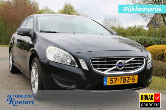 VOLVO V60 1.6 T3 150pk Kinetic ECC/cruise/navi/PDC/trekhaak, Autobedrijf Roetert, Loenen