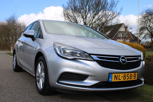 OPEL ASTRA 1.0 105pk Online Edition airco/carplay-android/cruise/camera/navi/trekhaak 5-drs, Autobedrijf Roetert, Loenen