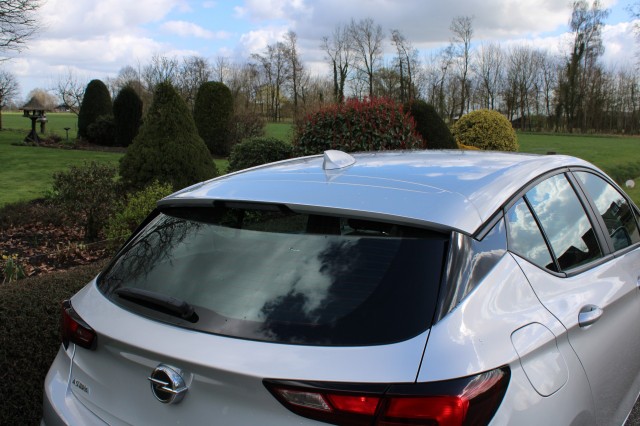 OPEL ASTRA 1.0 105pk Online Edition airco/carplay-android/cruise/camera/navi/trekhaak 5-drs, Autobedrijf Roetert, Loenen