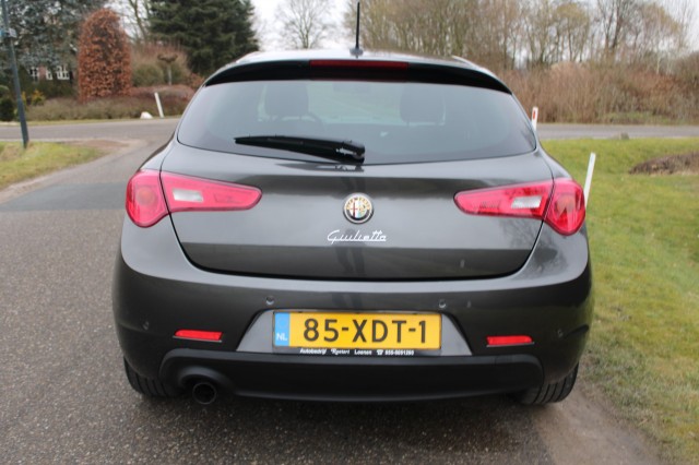 ALFA ROMEO GIULIETTA 1.4 T 170pk Distinctive automaat ECC/cruise/navi/lm velgen, Autobedrijf Roetert, Loenen