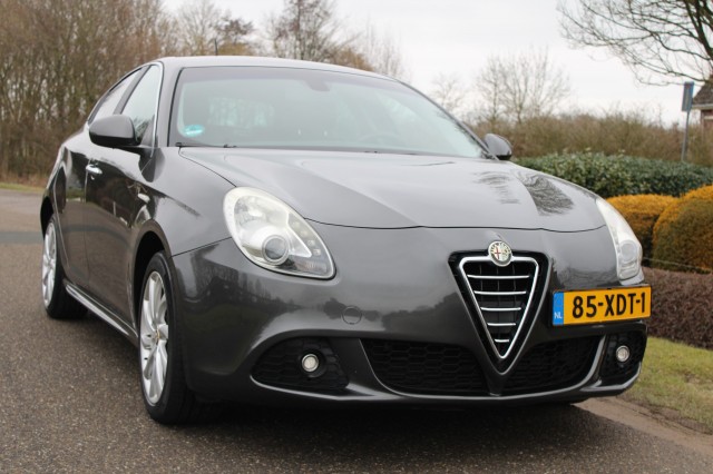 ALFA ROMEO GIULIETTA 1.4 T 170pk Distinctive automaat ECC/cruise/navi/lm velgen, Autobedrijf Roetert, Loenen