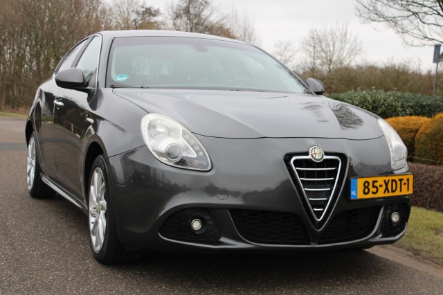 ALFA ROMEO GIULIETTA 1.4 T 170pk Distinctive automaat ECC/cruise/navi/lm velgen, Autobedrijf Roetert, Loenen