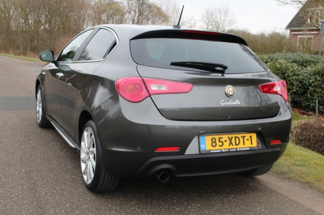 ALFA ROMEO GIULIETTA 1.4 T 170pk Distinctive automaat ECC/cruise/navi/lm velgen, Autobedrijf Roetert, Loenen