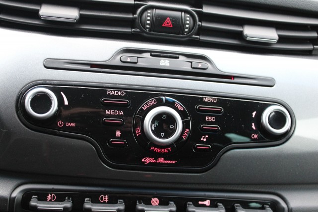 ALFA ROMEO GIULIETTA 1.4 T 170pk Distinctive automaat ECC/cruise/navi/lm velgen, Autobedrijf Roetert, Loenen