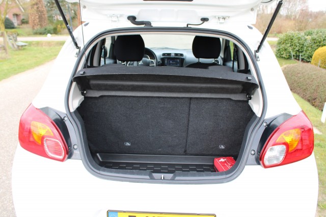 MITSUBISHI SPACE STAR 1.2 intense+ 80pk ECC/BT/Cruise/StartStop, Autobedrijf Roetert, Loenen