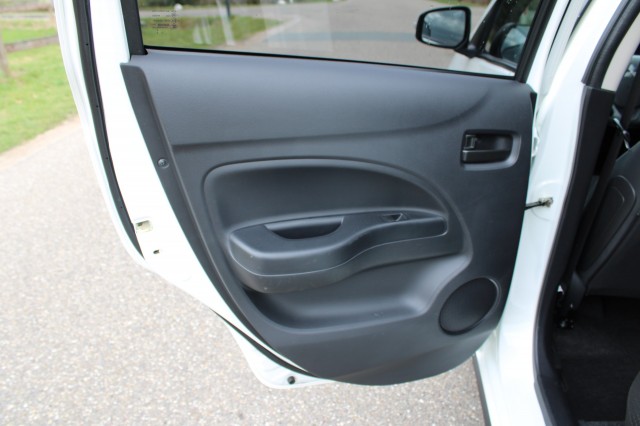 MITSUBISHI SPACE STAR 1.2 intense+ 80pk ECC/BT/Cruise/StartStop, Autobedrijf Roetert, Loenen