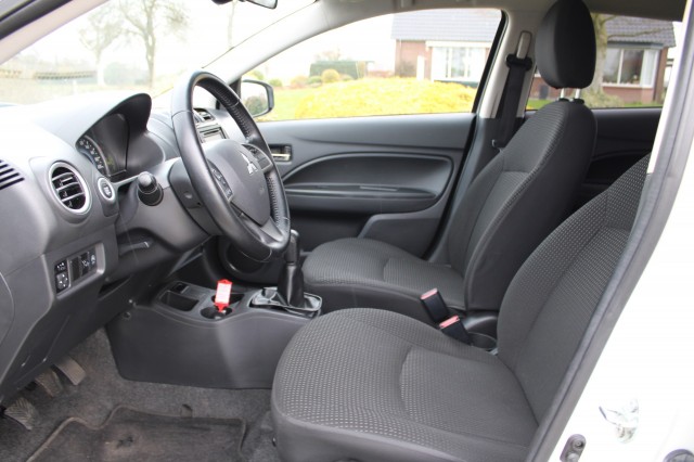 MITSUBISHI SPACE STAR 1.2 intense+ 80pk ECC/BT/Cruise/StartStop, Autobedrijf Roetert, Loenen