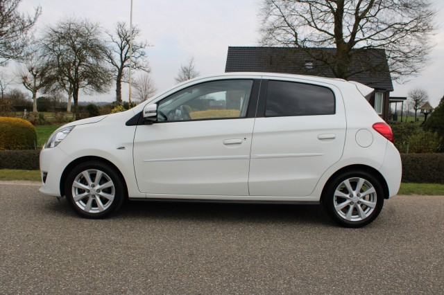 MITSUBISHI SPACE STAR 1.2 intense+ 80pk ECC/BT/Cruise/StartStop, Autobedrijf Roetert, Loenen