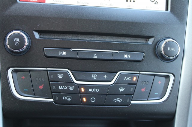 FORD MONDEO Wagon 1.5 165pk Titanium ECC/cruise/carplay/navi/PDC/camera, Autobedrijf Roetert, Loenen