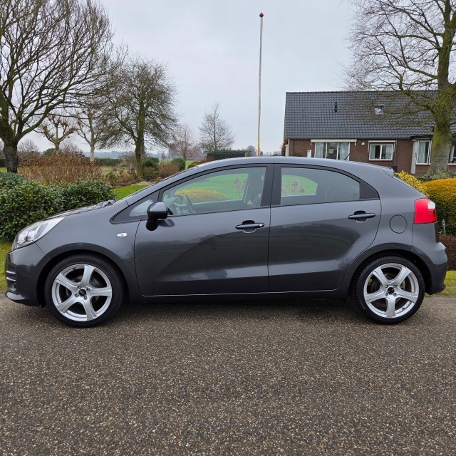KIA RIO 1.2 CVVT ComfortlL. 86pk 4-cilinder ECC/Cruise, Autobedrijf Roetert, Loenen