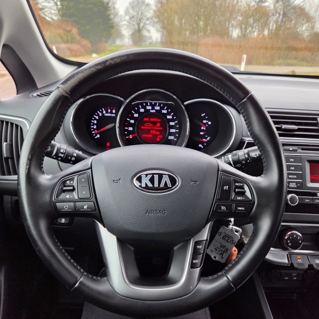 KIA RIO 1.2 CVVT ComfortlL. 86pk 4-cilinder ECC/Cruise, Autobedrijf Roetert, Loenen
