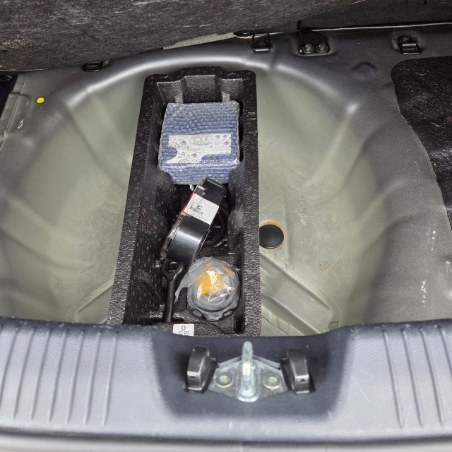 KIA RIO 1.2 CVVT ComfortlL. 86pk 4-cilinder ECC/Cruise, Autobedrijf Roetert, Loenen