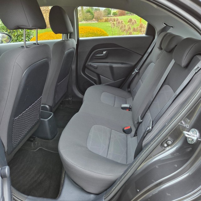 KIA RIO 1.2 CVVT ComfortlL. 86pk 4-cilinder ECC/Cruise, Autobedrijf Roetert, Loenen