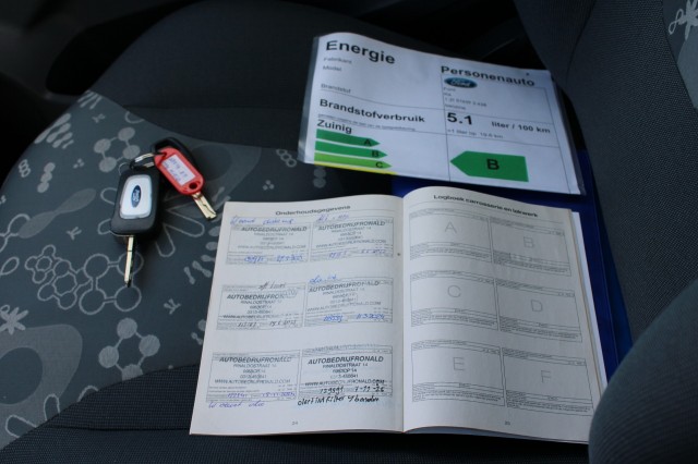 FORD KA 1.2 69pk Cool&Sound airco/elek pakket, Autobedrijf Roetert, Loenen