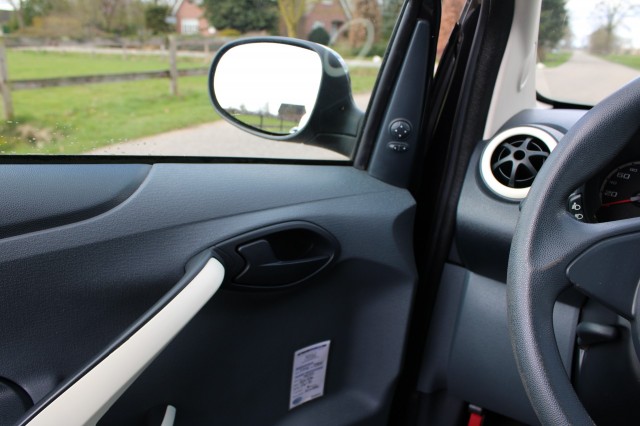 FORD KA 1.2 69pk Cool&Sound airco/elek pakket, Autobedrijf Roetert, Loenen