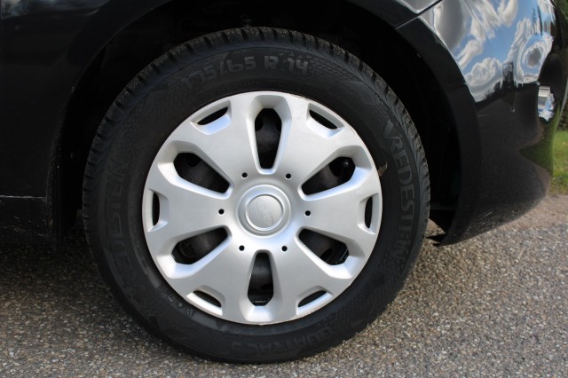 FORD KA 1.2 69pk Cool&Sound airco/elek pakket, Autobedrijf Roetert, Loenen