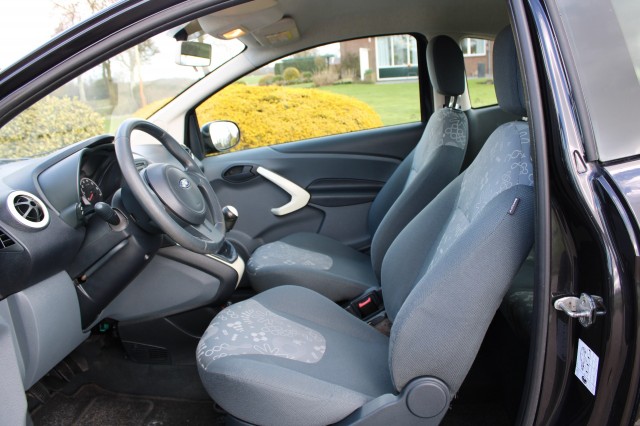 FORD KA 1.2 69pk Cool&Sound airco/elek pakket, Autobedrijf Roetert, Loenen