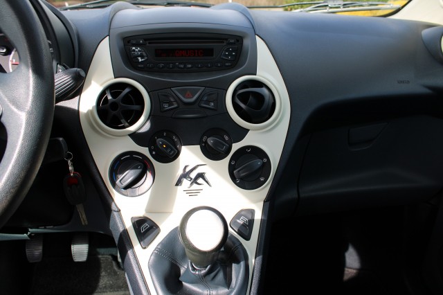 FORD KA 1.2 69pk Cool&Sound airco/elek pakket, Autobedrijf Roetert, Loenen