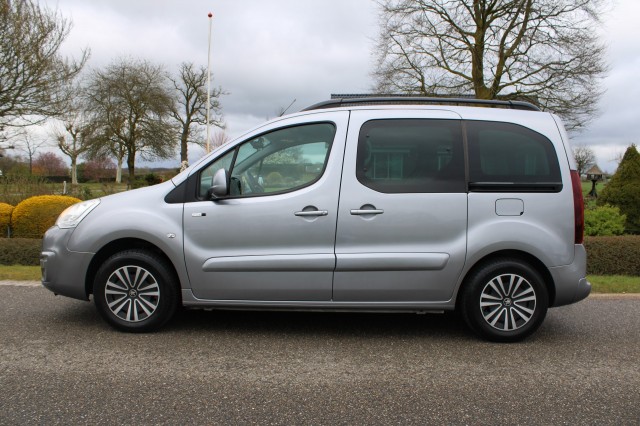 PEUGEOT PARTNER TEPEE 1.2 110pk Puretech Active Airco/Cruise/Navi/Trekhaak, Autobedrijf Roetert, Loenen